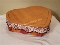 Longaberger Sweetheart Basket with Lid