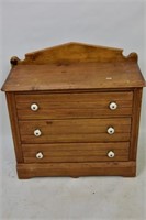 Childs/Doll Chest of Drawers