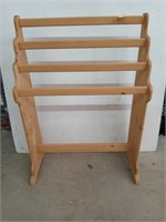 Pine quilt rack 41x30x11