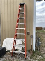 10' Orange Ladder