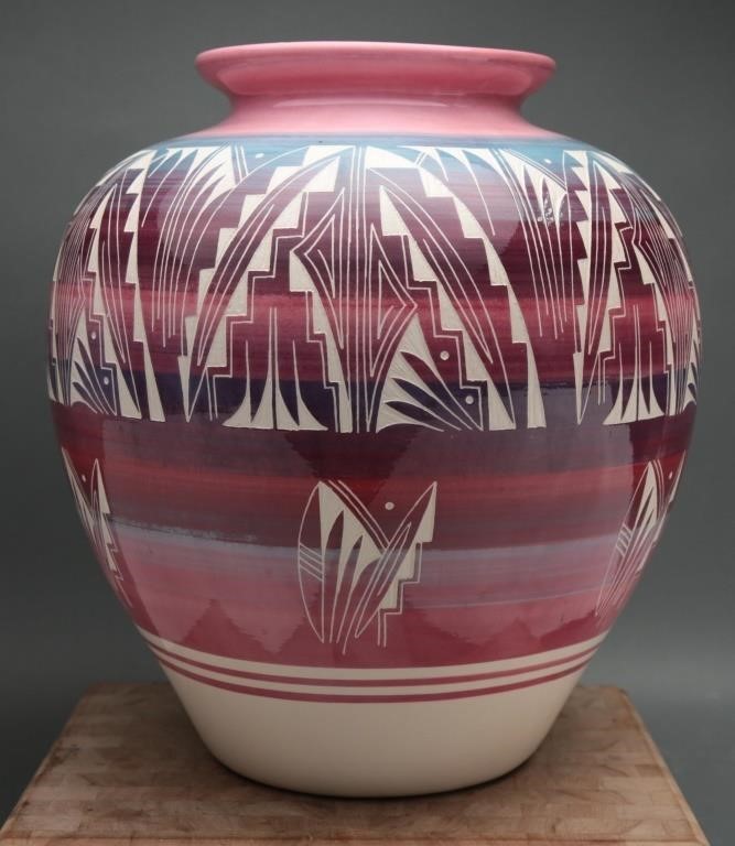 Signed Mesa Verde Ute Etched Pottery Vase