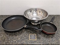Pair of Frying Pans/Stainless Colander