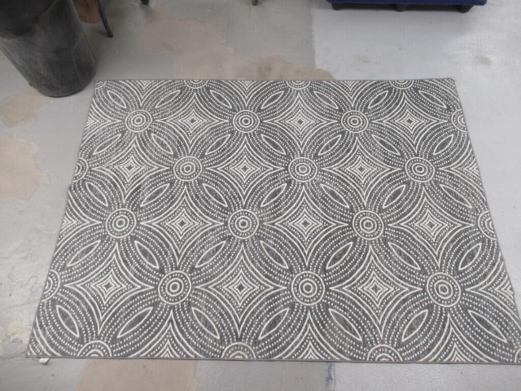 7'x5' Riviera Home Rug