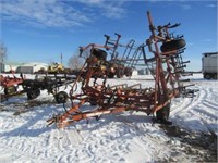 Allis Chalmers 1300 24ft Cultivator