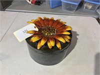 METAL ART STORAGE TIN WITH FLOWER LID