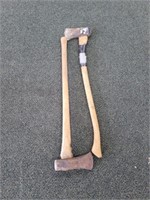 2 WOOD HANDLE SINGLE BLADE AXE & SPLITTING MAUL