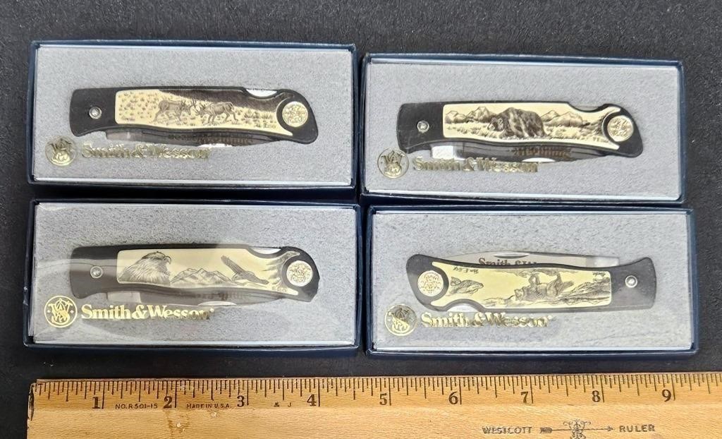 4 S&W Scrimshaw Knives - Bear, Eagle, Wolf, Deer