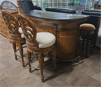 Bar with 4 Bar Stools