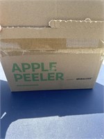 Brand new Apple/fruit peeler