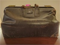 Vintage Traveling Bag