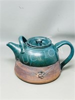 Pottery teapot w/ lid