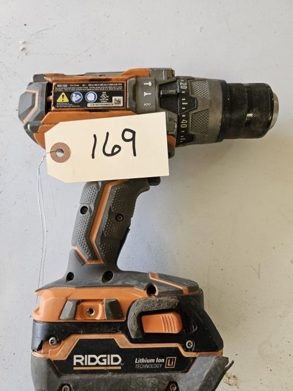 Rigid 18v 1/2" drill with battery  R8611503