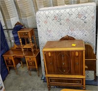 Antique Queen Bedroom Suite