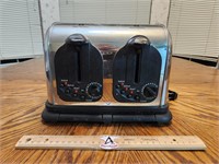Four Slice GE Toaster.  Working!