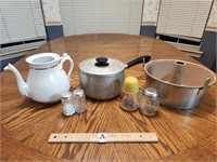 White Glass Teapot, Pot With Lid, Cake Pan