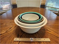 Assorted Plastic Mixing Bowls