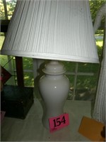 CERAMIC TABLE LAMPWITH SHADE