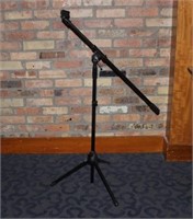 MICROPHONE STAND WITH BOOM