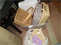 Tote w/ Assorted Baskets