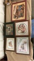 Lot of bear pictures with frames
