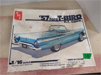 AMT Ford TBird 1957 HT Convertible Model Kit
