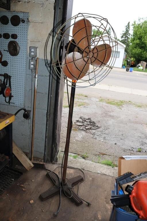 24" FLOOR FAN