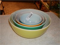 Vintage Pyrex Nesting Bowls - lot of 4