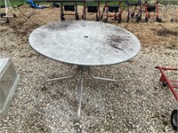 metal round outdoor table
