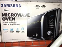 SAMSUNG $199 RETAIL MICROWAVE OVEN