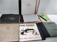 Classical music records including Victor, Arturo