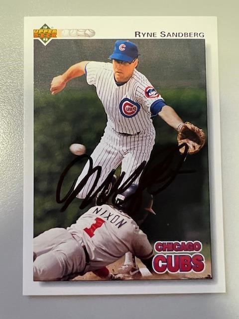 Cubs Ryne Sandberg Signed Card with COA