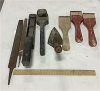 Lot of tools w/ paint scrapers