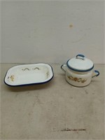 Two pieces of small graniteware