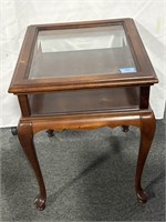 BUTLER FURNITURE QUEEN ANNE STYLE CURIO TABLE