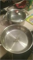 2 Calphalon baking pans