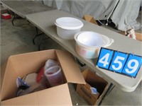 LARGE BOX OF PLASTIC WARE ITEMS