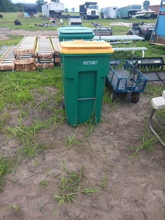 WHEELED GARBAGE CAN