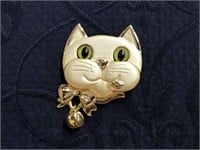 Cat brooch