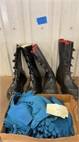 Mens overshoes : Sz 10, 5 buckle  and gloves
