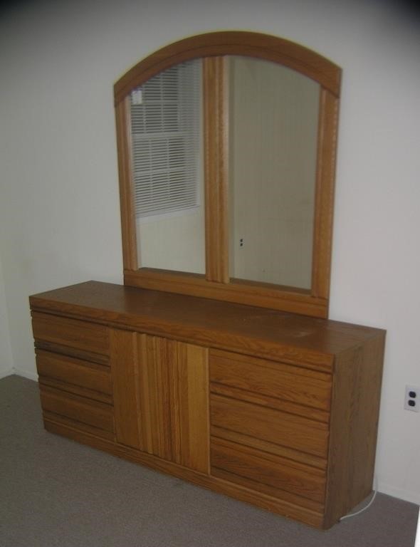 Modern oak 6 drawer dresser and mirror set