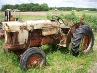 CASE 300 Tractor Wide Front