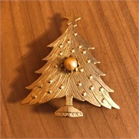 Gold Tone & Faux Pearl Christmas Tree Brooch Pin