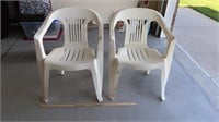 2 Plastic Stacking Lawn Chairs