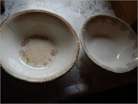 2 vintage serving bowls