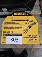 dewalt 1/4”x50’ PVC/rubber blend air hose