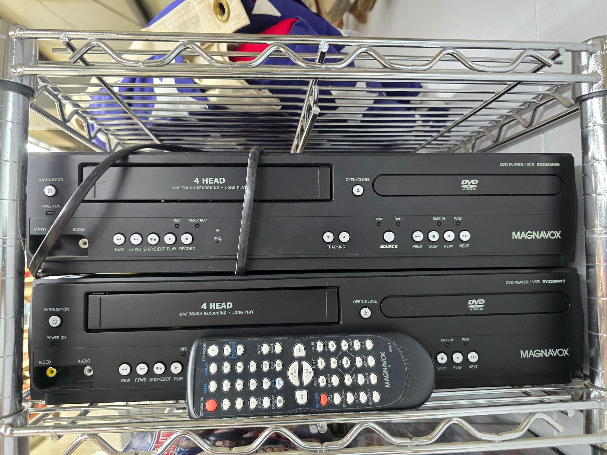 2 VHS/DVD players