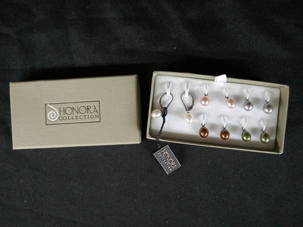 HONORA COLLECTION EARRINGS SET BUTTON PEARLS