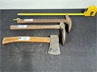 Two Trap Setting One Hatchet