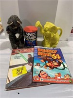 DONKEY KONG 64 GUIDE, BEAR TIN LITHO TOY, SPACE