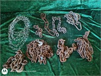 Miscellaneous chains ranging in size